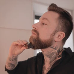 Große Bartbürste 'Waver' -Herren Mode Waesche IMG 7489222 e92964b5 3a51 4474 b772 9aaf567894a4